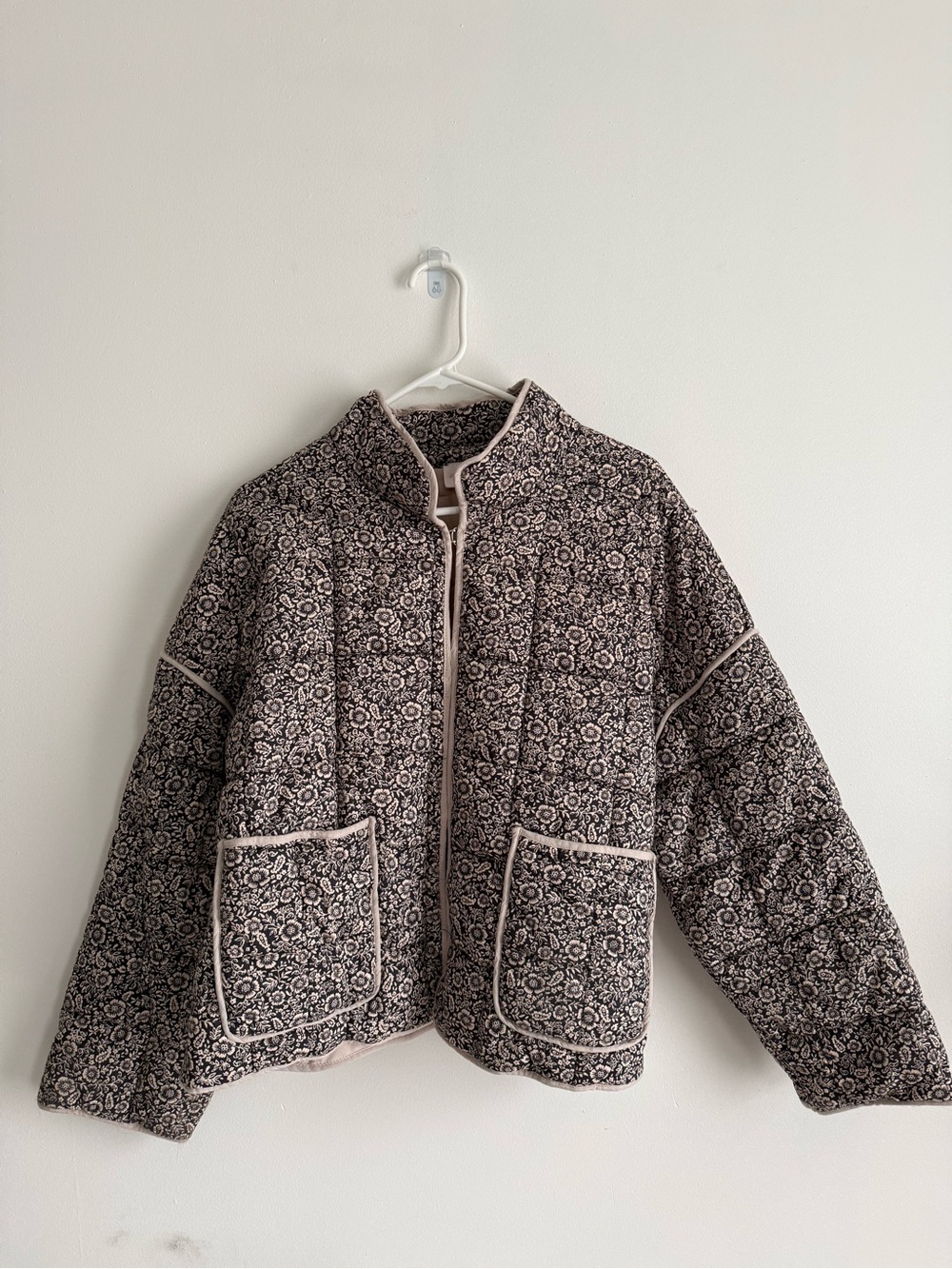 entro Black and Cream Floral Quilted Jacket with Contrast Piping